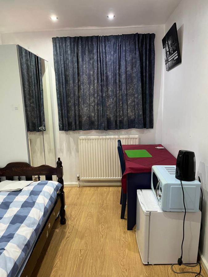 Comfortable Single Bedroom With Free On Site Parking Kingston upon Thames (Greater London) Exterior foto